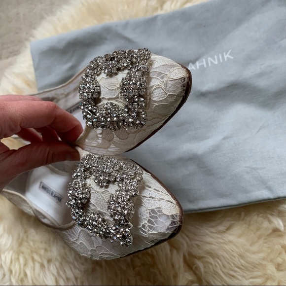 Manolo Blahnik Crystal Embellished Hangisi White Bridal Lace Buckle Classic Flat - Picture 6 of 14
